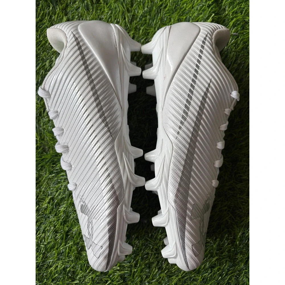 Under Armour Size 6Y Blur Select Low MC White Silver Football Cleats 3028233-104